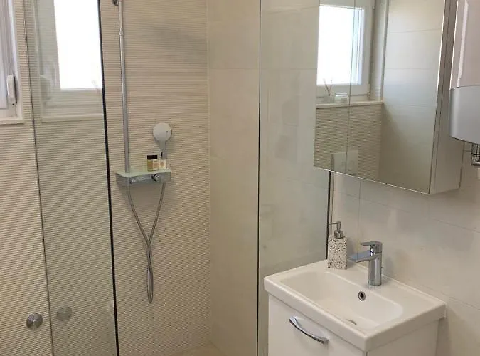 Apartment Corcovado With Heated Pool Vodice