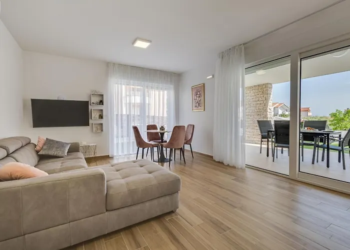 Corcovado With Heated Pool Apartamento Vodice